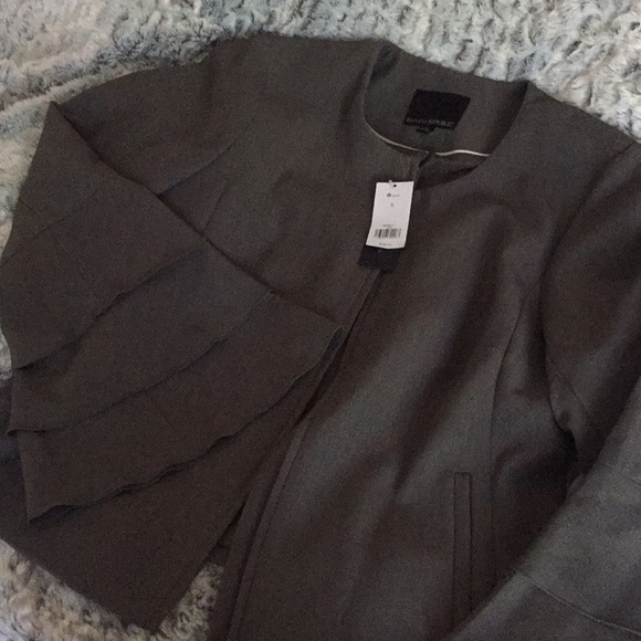 Banana Republic suit bell sleeve suit blazer - Picture 7 of 8